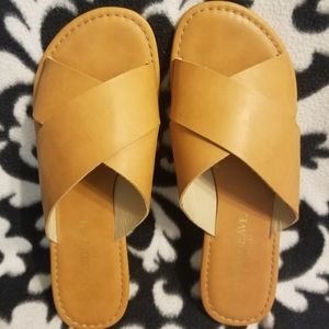 Melrose Ave. Good to Go sandals